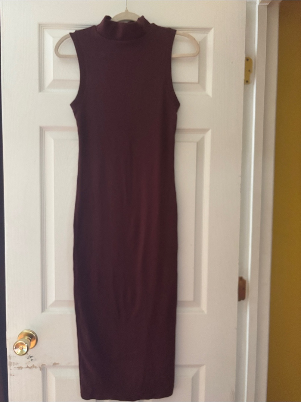 Forever 21 Sleeveless Mock Neck Midi Dress in Burgundy